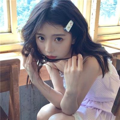 紫色女郎海报